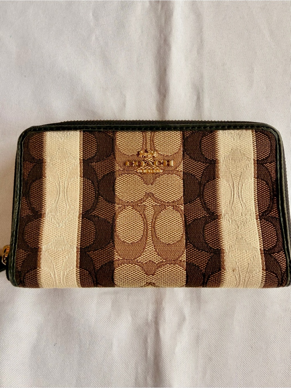 Coach Medium ID Zip Wallet in Signature Jacquard Red Leather Interior
